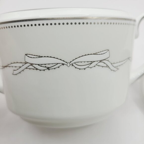 Wedgwood Vera Wang Love Knots White Porcelain Covered Sugar Bowl 10 Oz NWT - Picture 8 of 14
